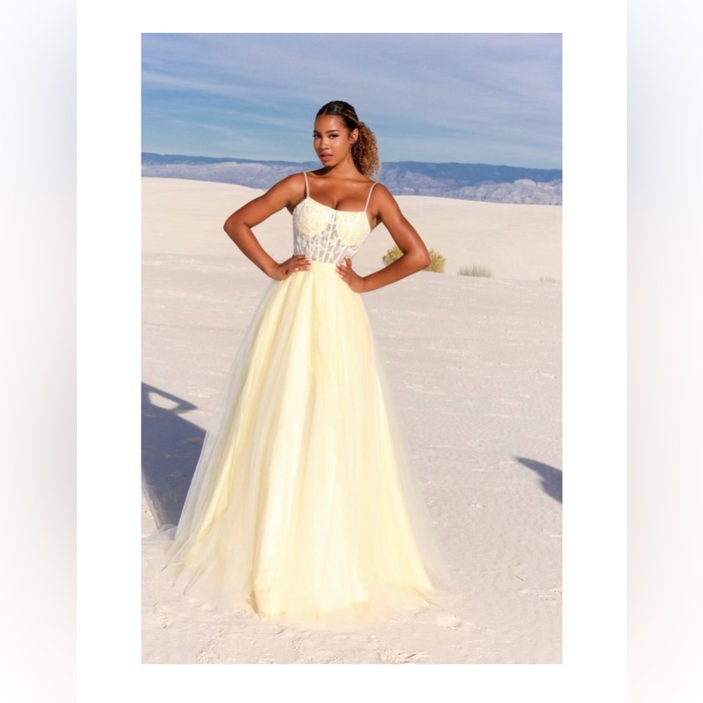 Vienna Prom Yellow Gown